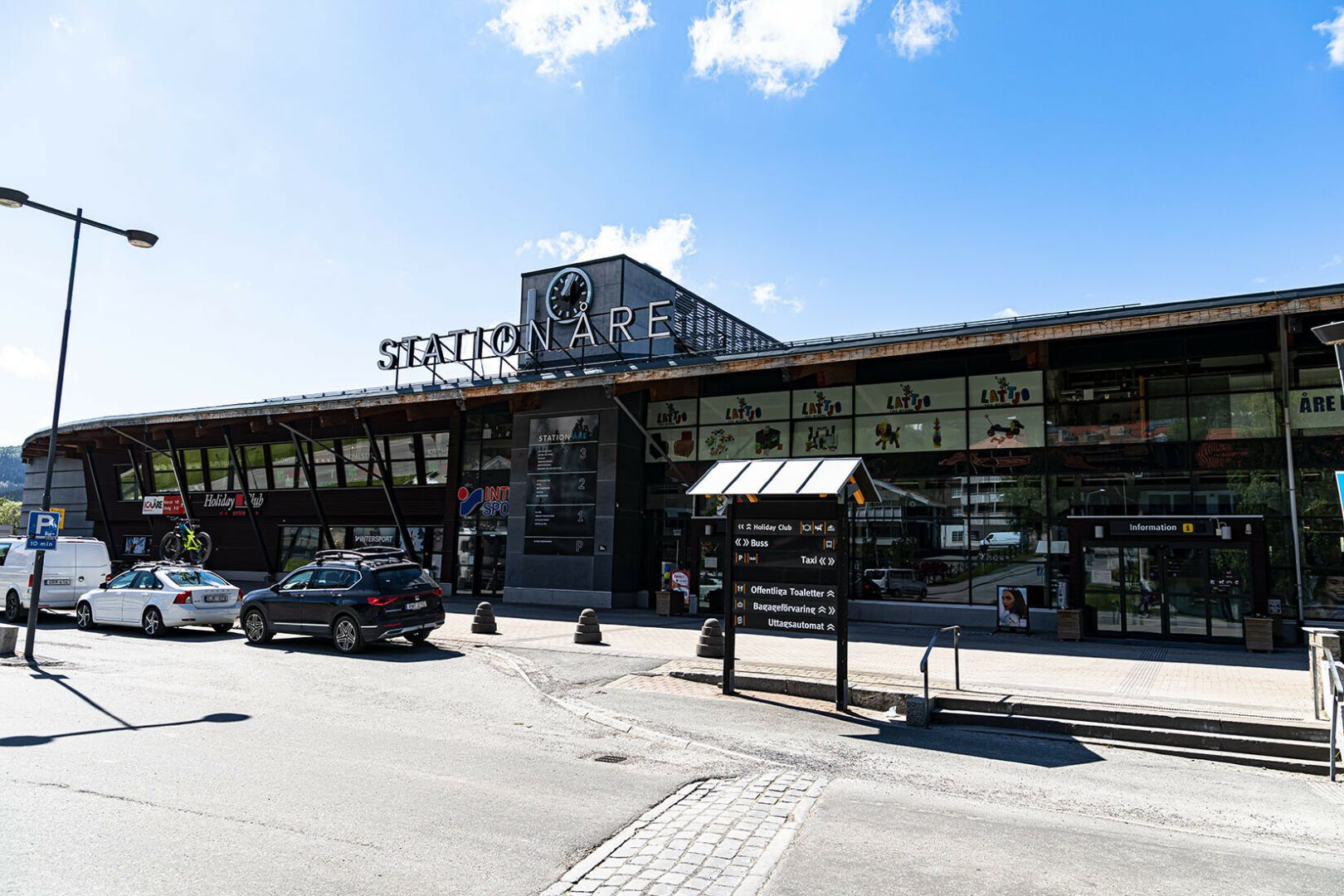 Bahnhof und Einkaufszentrum Åre