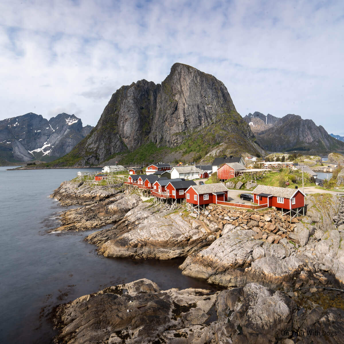 Hamnoy - Copyright by On Tour With Dogs